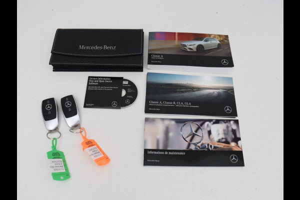 Mercedes-Benz A-Klasse 250e Style | SOH 92% | Stoelverwarming | Sfeerverlichting | Keyless | Camera | Navigatie | Widescreen | Half leder | Side Assist | Climate control | Bluetooth | PHEV | Plug In