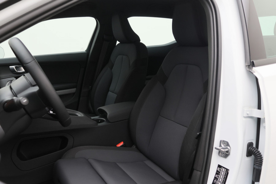 Polestar 2 Standard Range Single Motor 63kWh Camera, Apple Carplay, Memory, Lane Assist, 20"