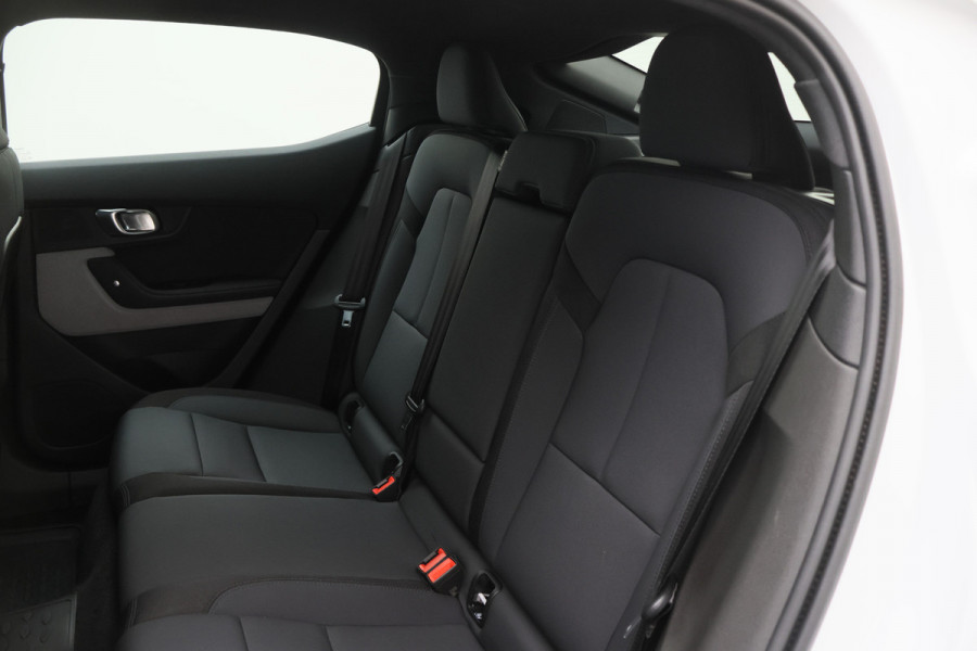 Polestar 2 Standard Range Single Motor 63kWh Camera, Apple Carplay, Memory, Lane Assist, 20"