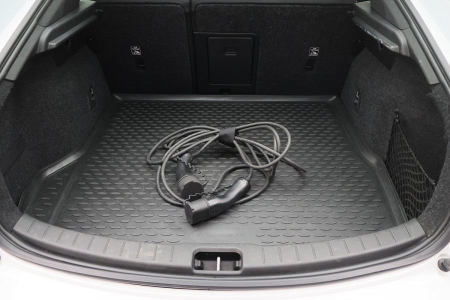 Polestar 2 Standard Range Single Motor 63kWh Camera, Apple Carplay, Memory, Lane Assist, 20"