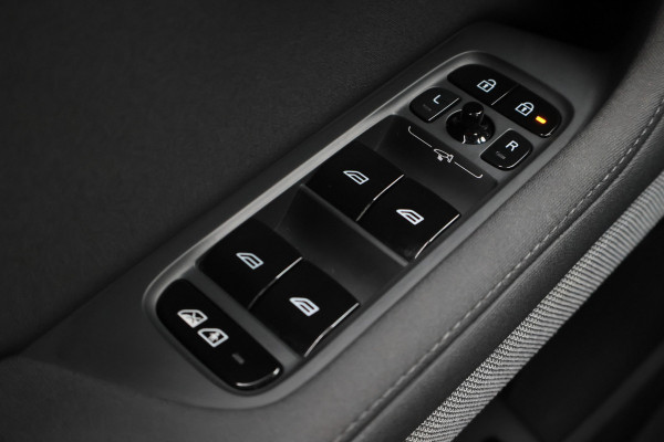Polestar 2 Standard Range Single Motor 63kWh Camera, Apple Carplay, Memory, Lane Assist, 20"
