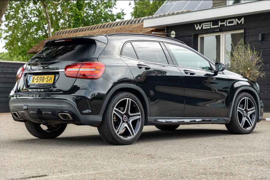 Mercedes-Benz GLA 180 Business Solution AMG Night Upgrade I Trekhaak I Cruise I Navigatie I 19 Inch I Led I Camera