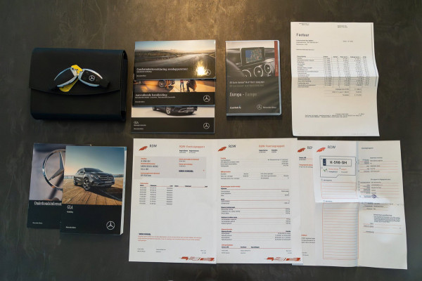 Mercedes-Benz GLA 180 Business Solution AMG Night Upgrade I Trekhaak I Cruise I Navigatie I 19 Inch I Led I Camera