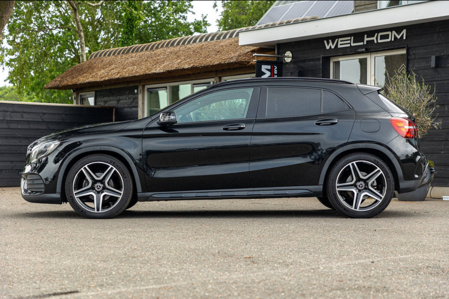 Mercedes-Benz GLA 180 Business Solution AMG Night Upgrade I Trekhaak I Cruise I Navigatie I 19 Inch I Led I Camera