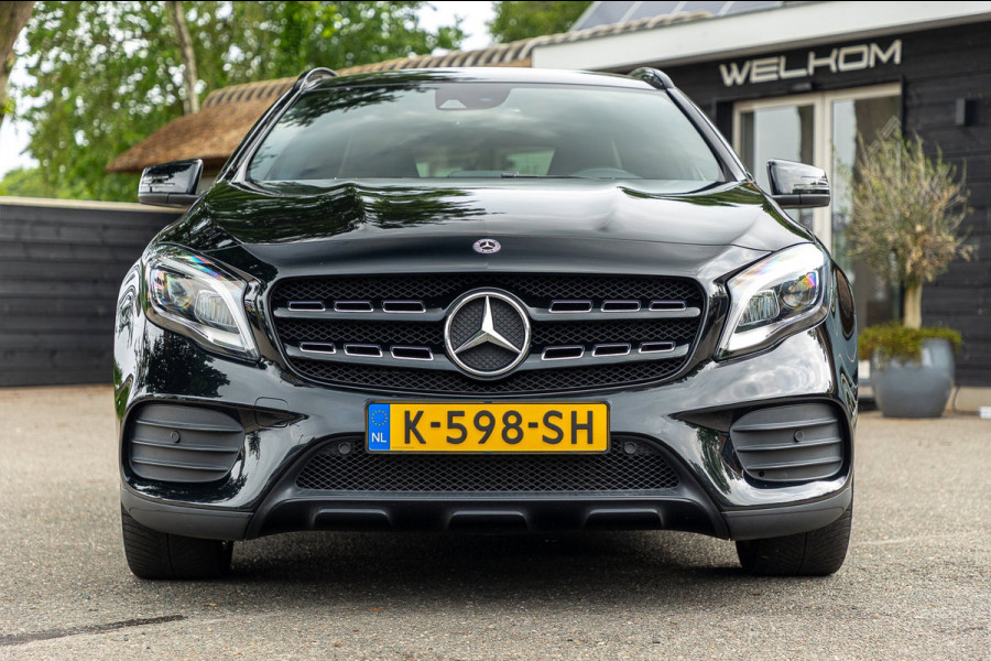 Mercedes-Benz GLA 180 Business Solution AMG Night Upgrade I Trekhaak I Cruise I Navigatie I 19 Inch I Led I Camera