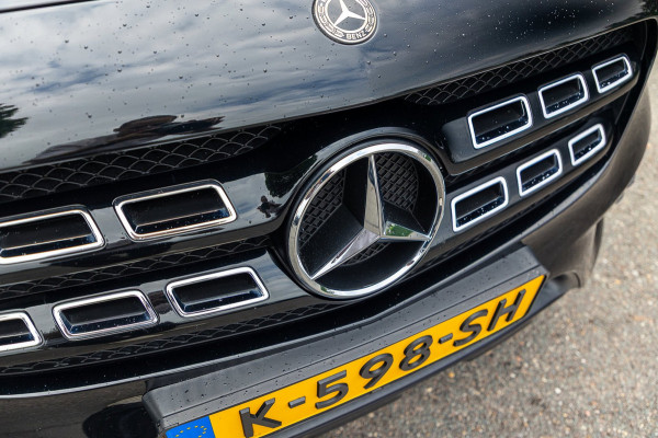 Mercedes-Benz GLA 180 Business Solution AMG Night Upgrade I Trekhaak I Cruise I Navigatie I 19 Inch I Led I Camera