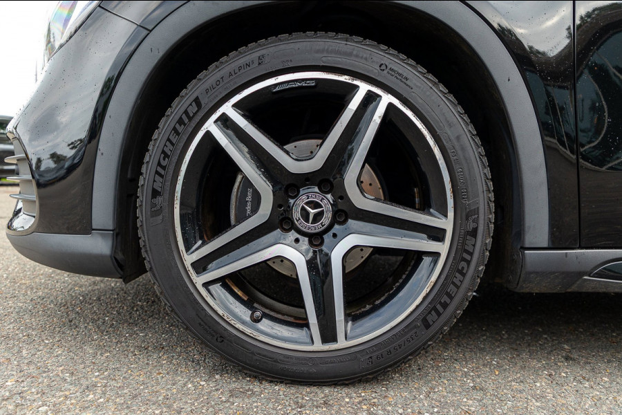 Mercedes-Benz GLA 180 Business Solution AMG Night Upgrade I Trekhaak I Cruise I Navigatie I 19 Inch I Led I Camera
