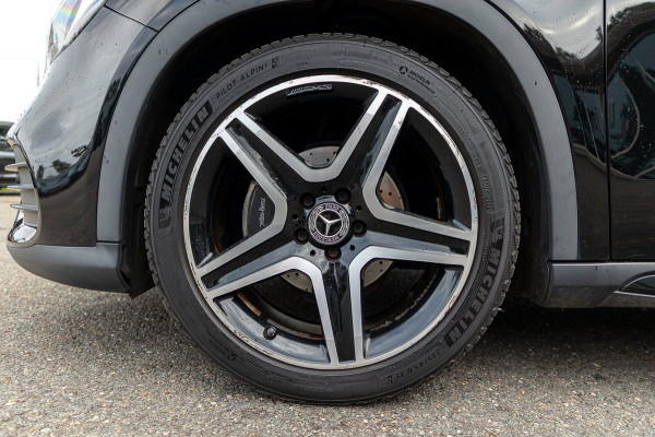 Mercedes-Benz GLA 180 Business Solution AMG Night Upgrade I Trekhaak I Cruise I Navigatie I 19 Inch I Led I Camera