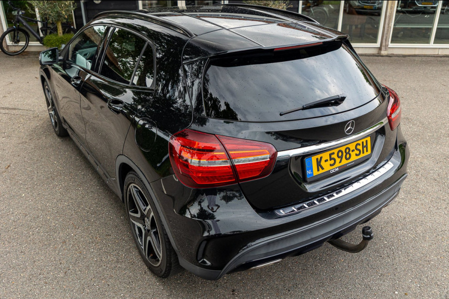 Mercedes-Benz GLA 180 Business Solution AMG Night Upgrade I Trekhaak I Cruise I Navigatie I 19 Inch I Led I Camera