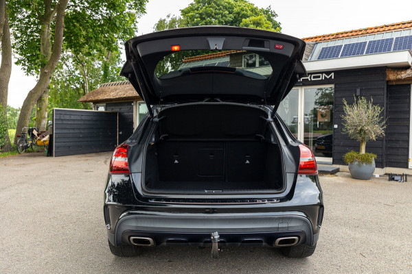 Mercedes-Benz GLA 180 Business Solution AMG Night Upgrade I Trekhaak I Cruise I Navigatie I 19 Inch I Led I Camera