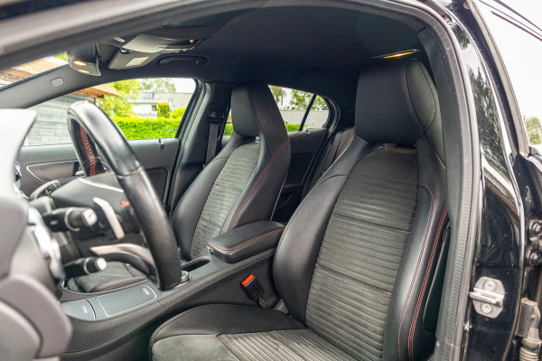 Mercedes-Benz GLA 180 Business Solution AMG Night Upgrade I Trekhaak I Cruise I Navigatie I 19 Inch I Led I Camera