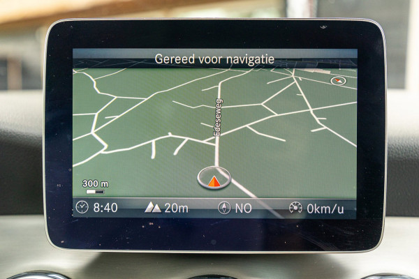 Mercedes-Benz GLA 180 Business Solution AMG Night Upgrade I Trekhaak I Cruise I Navigatie I 19 Inch I Led I Camera
