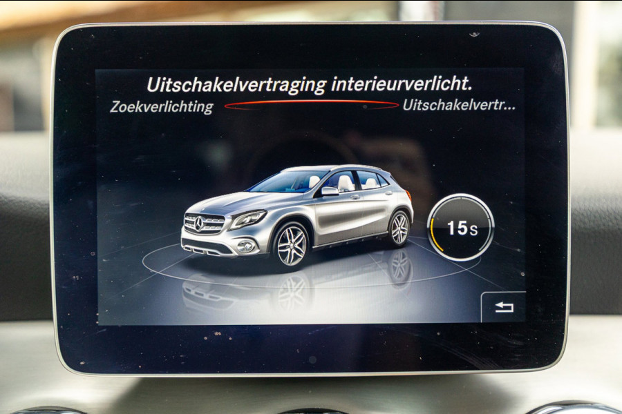Mercedes-Benz GLA 180 Business Solution AMG Night Upgrade I Trekhaak I Cruise I Navigatie I 19 Inch I Led I Camera