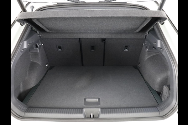 Volkswagen T-Roc 1.5 eTsi Style First Edition | 360 Camera | Black Style | Head-Up display | Led Matrix |