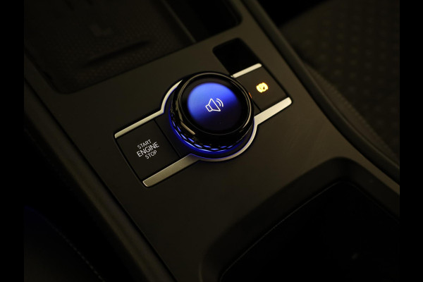 Volkswagen T-Roc 1.5 eTsi Style First Edition | 360 Camera | Black Style | Head-Up display | Led Matrix |