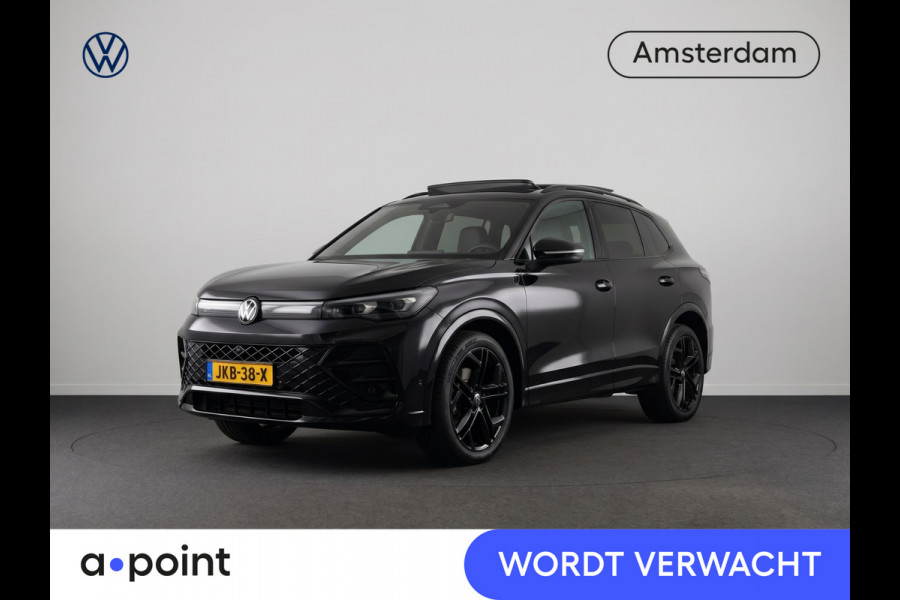 Volkswagen Tiguan 1.5 eHybrid R-Line Edition 204 pk Automaat (DSG) | Verlengde garantie | Navigatie | Panoramadak | Trekhaak (wegklapbaar) | Parkeersensoren (Park assist) | Rondomzicht camera | R-Line |
