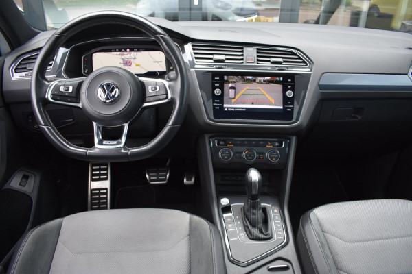 Volkswagen Tiguan 1.5 TSI ACT R-Line | TREKHAAK | CAMERA | STOELVERWARMING | NAP | PANORAMADAK
