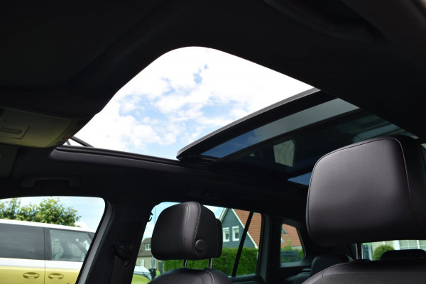Volkswagen Tiguan 1.5 TSI ACT R-Line | TREKHAAK | CAMERA | STOELVERWARMING | NAP | PANORAMADAK