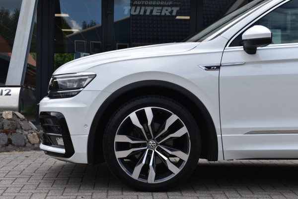 Volkswagen Tiguan 1.5 TSI ACT R-Line | TREKHAAK | CAMERA | STOELVERWARMING | NAP | PANORAMADAK