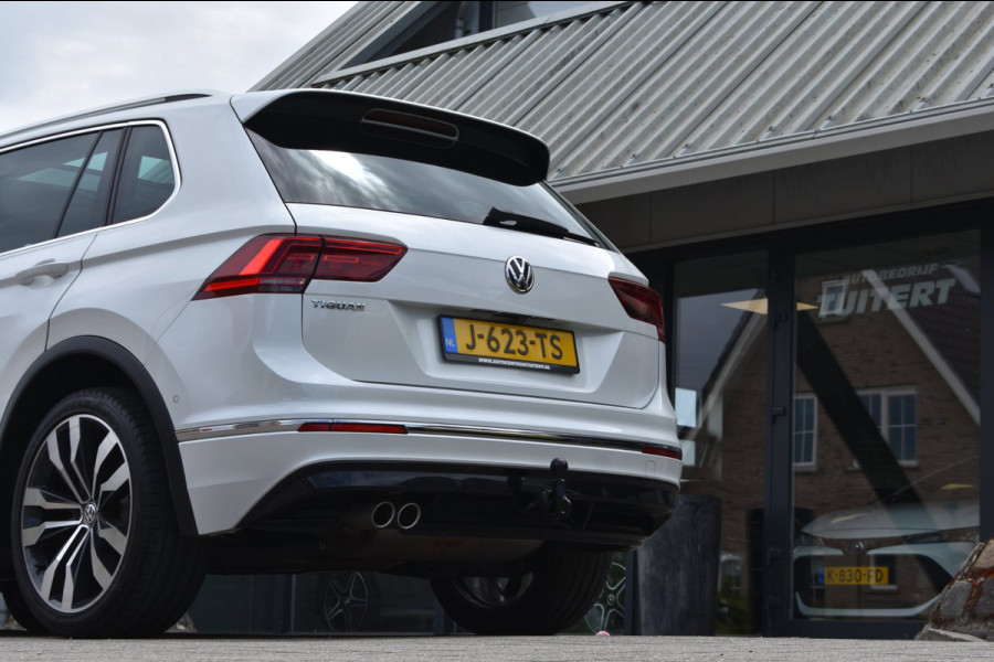 Volkswagen Tiguan 1.5 TSI ACT R-Line | TREKHAAK | CAMERA | STOELVERWARMING | NAP | PANORAMADAK