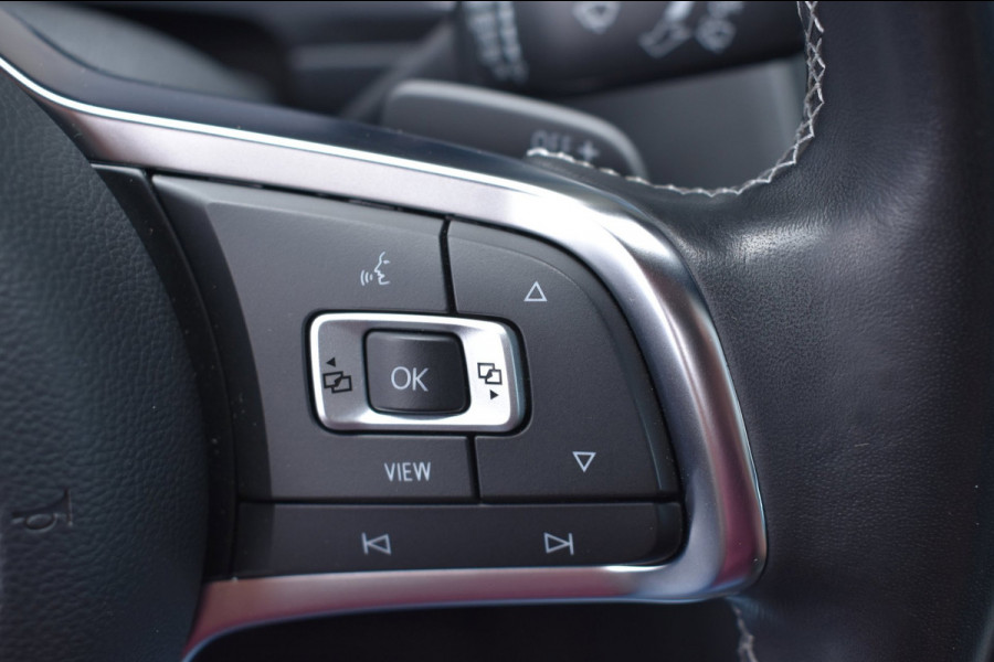 Volkswagen Tiguan 1.5 TSI ACT R-Line | TREKHAAK | CAMERA | STOELVERWARMING | NAP | PANORAMADAK
