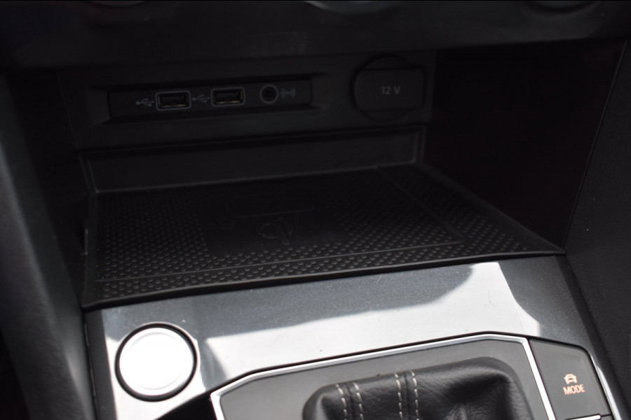 Volkswagen Tiguan 1.5 TSI ACT R-Line | TREKHAAK | CAMERA | STOELVERWARMING | NAP | PANORAMADAK