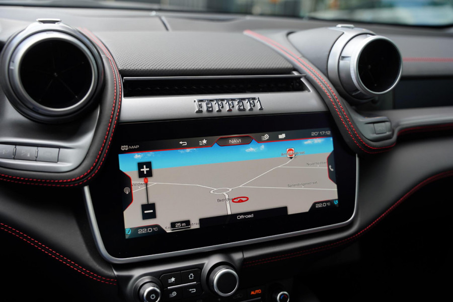 Ferrari GTC4Lusso T 3.9 V8 / Atelier Car / Passenger Display
