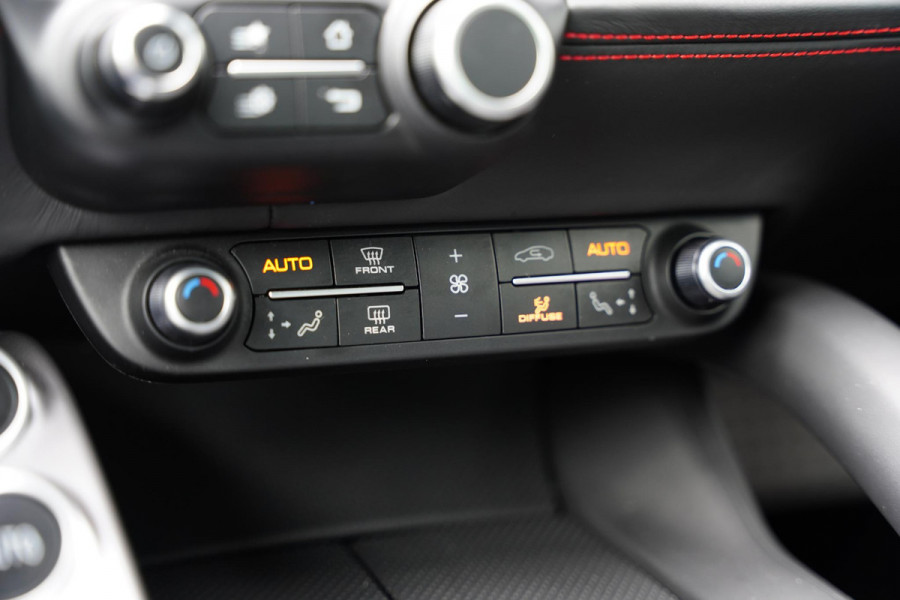 Ferrari GTC4Lusso T 3.9 V8 / Atelier Car / Passenger Display