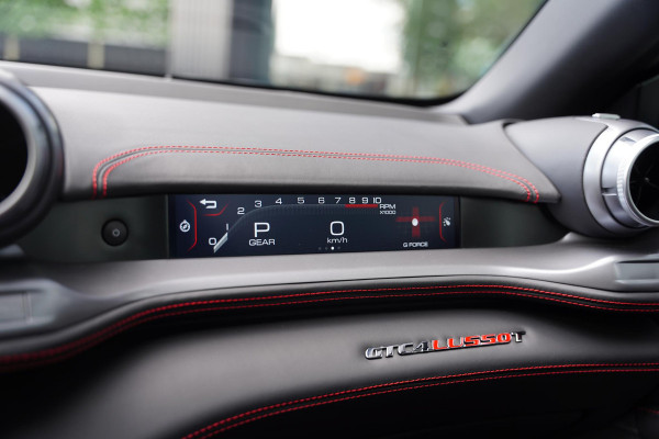 Ferrari GTC4Lusso T 3.9 V8 / Atelier Car / Passenger Display