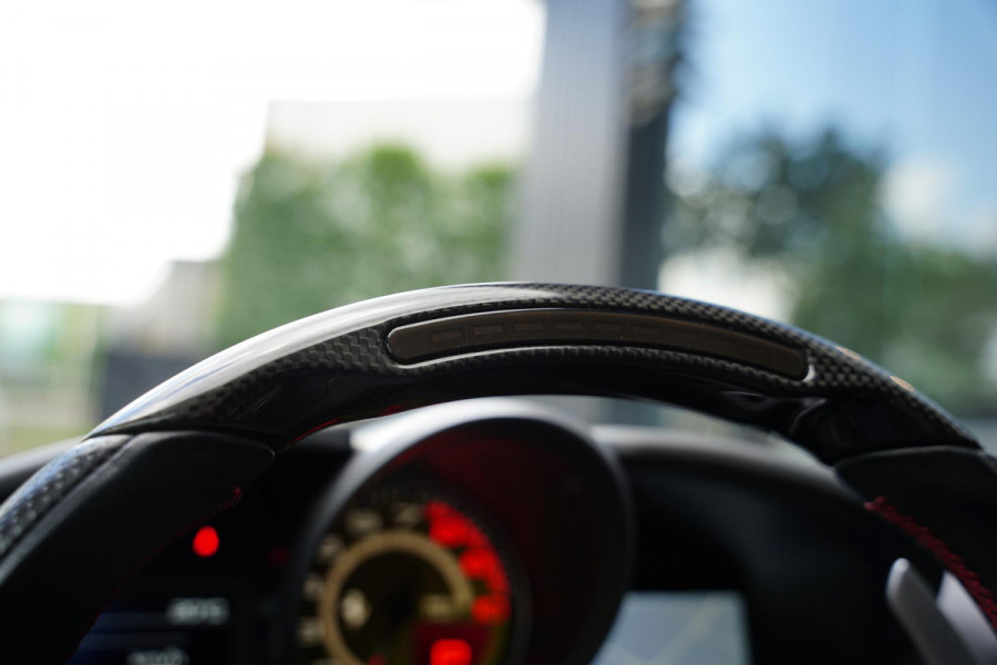 Ferrari GTC4Lusso T 3.9 V8 / Atelier Car / Passenger Display