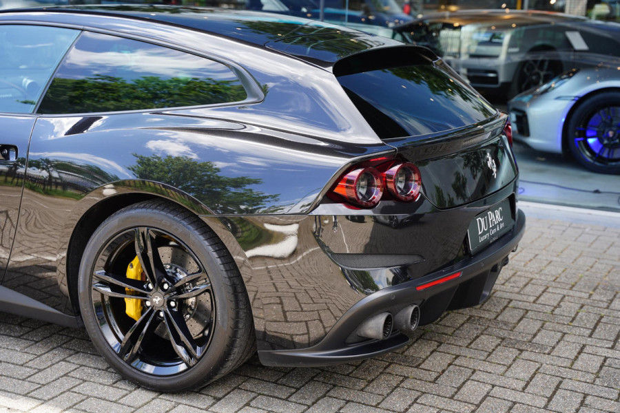 Ferrari GTC4Lusso T 3.9 V8 / Atelier Car / Passenger Display