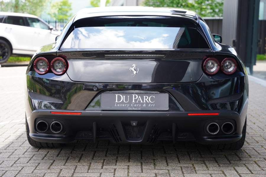 Ferrari GTC4Lusso T 3.9 V8 / Atelier Car / Passenger Display