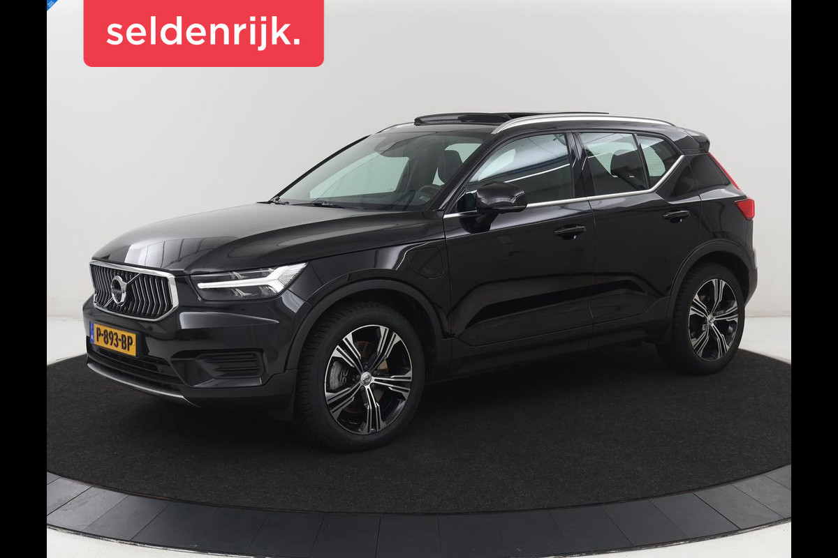 Volvo XC40 1.5 T5 Recharge Inscription | SOH 89,7% | Panoramadak | Leder | 360 Camera | Trekhaak | Stoelverwarming | Adaptive cruise | Memory | Carplay | Navigatie | Keyless | Full LED | Parkeerhulp | PHEV | Plug In