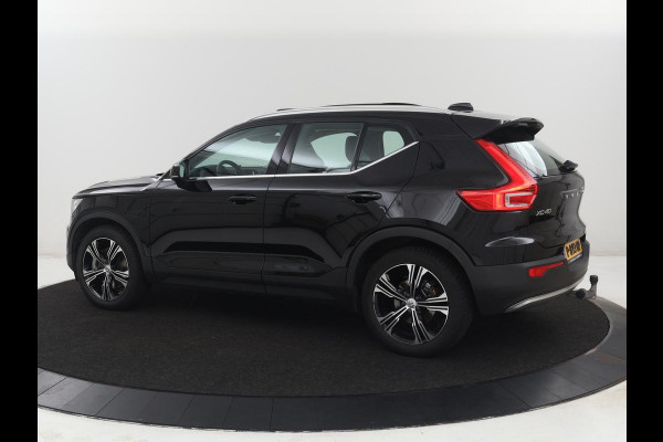 Volvo XC40 1.5 T5 Recharge Inscription | SOH 89,7% | Panoramadak | Leder | 360 Camera | Trekhaak | Stoelverwarming | Adaptive cruise | Memory | Carplay | Navigatie | Keyless | Full LED | Parkeerhulp | PHEV | Plug In