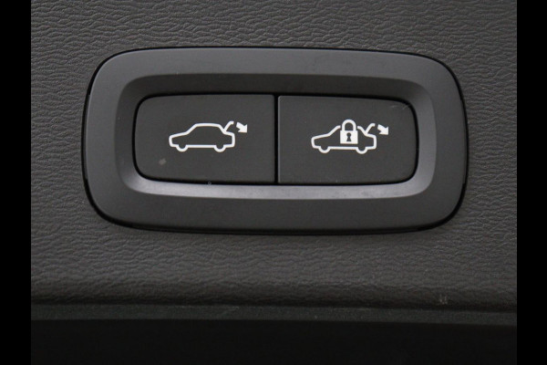 Volvo XC40 1.5 T5 Recharge Inscription | SOH 89,7% | Panoramadak | Leder | 360 Camera | Trekhaak | Stoelverwarming | Adaptive cruise | Memory | Carplay | Navigatie | Keyless | Full LED | Parkeerhulp | PHEV | Plug In