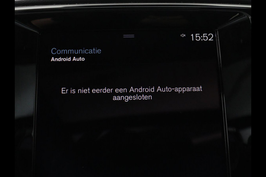 Volvo XC40 1.5 T5 Recharge Inscription | SOH 89,7% | Panoramadak | Leder | 360 Camera | Trekhaak | Stoelverwarming | Adaptive cruise | Memory | Carplay | Navigatie | Keyless | Full LED | Parkeerhulp | PHEV | Plug In