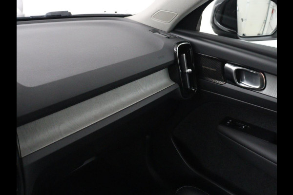 Volvo XC40 1.5 T5 Recharge Inscription | SOH 89,7% | Panoramadak | Leder | 360 Camera | Trekhaak | Stoelverwarming | Adaptive cruise | Memory | Carplay | Navigatie | Keyless | Full LED | Parkeerhulp | PHEV | Plug In
