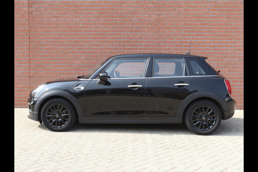 MINI One 1.5 5-DRS Automaat Business Edition Navigatie PDC Cruise Control Airco 17" Lichtmetalen velgen 5-Deurs
