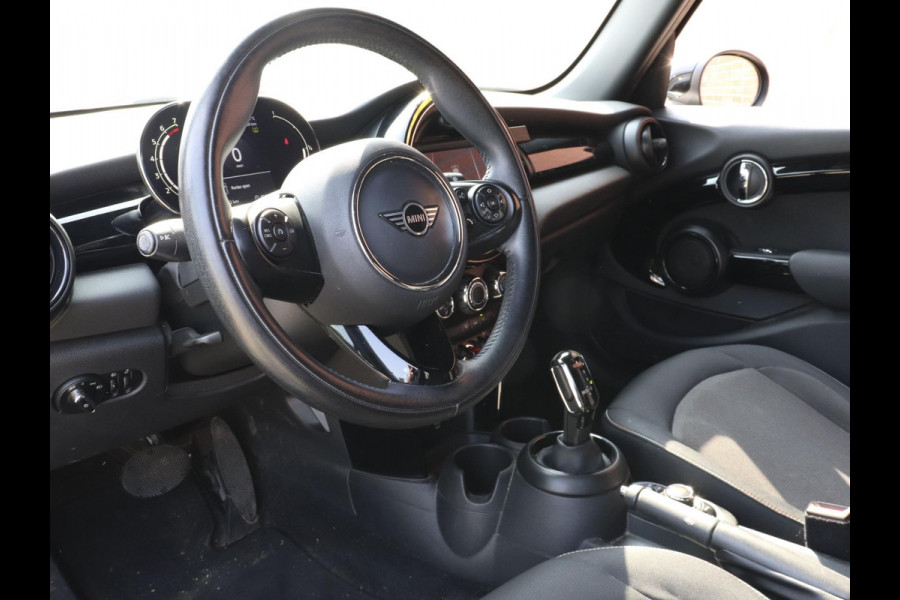 MINI One 1.5 5-DRS Automaat Business Edition Navigatie PDC Cruise Control Airco 17" Lichtmetalen velgen 5-Deurs