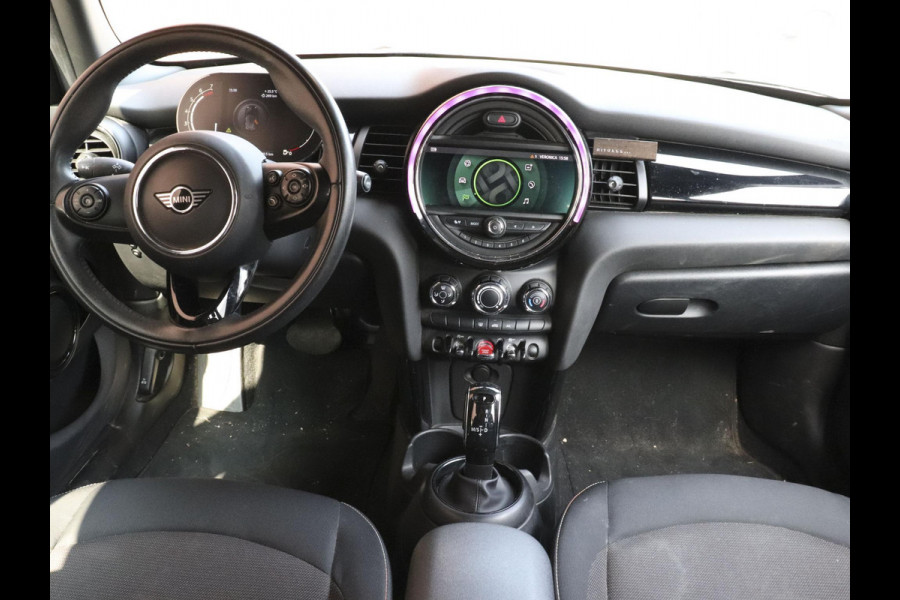 MINI One 1.5 5-DRS Automaat Business Edition Navigatie PDC Cruise Control Airco 17" Lichtmetalen velgen 5-Deurs