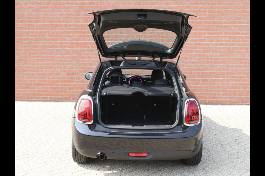 MINI One 1.5 5-DRS Automaat Business Edition Navigatie PDC Cruise Control Airco 17" Lichtmetalen velgen 5-Deurs