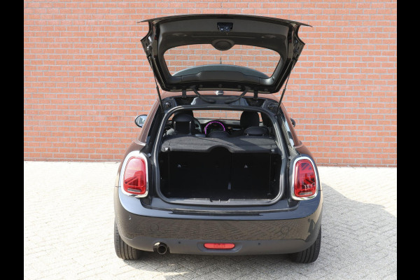 MINI One 1.5 5-DRS Automaat Business Edition Navigatie PDC Cruise Control Airco 17" Lichtmetalen velgen 5-Deurs