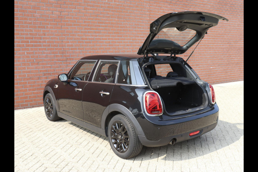 MINI One 1.5 5-DRS Automaat Business Edition Navigatie PDC Cruise Control Airco 17" Lichtmetalen velgen 5-Deurs