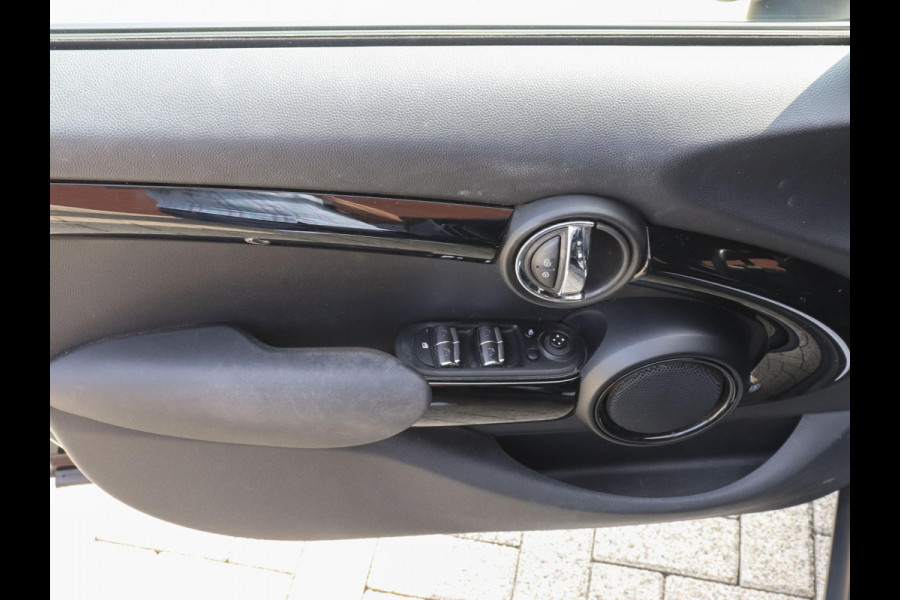 MINI One 1.5 5-DRS Automaat Business Edition Navigatie PDC Cruise Control Airco 17" Lichtmetalen velgen 5-Deurs