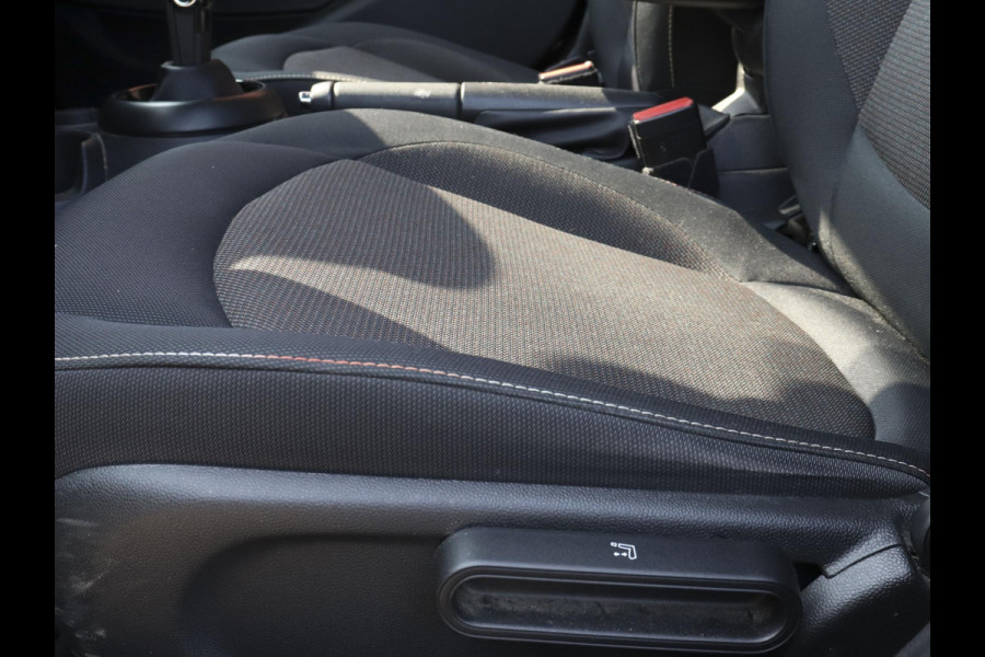 MINI One 1.5 5-DRS Automaat Business Edition Navigatie PDC Cruise Control Airco 17" Lichtmetalen velgen 5-Deurs