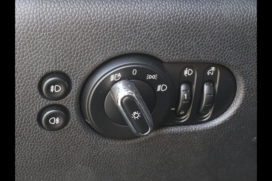 MINI One 1.5 5-DRS Automaat Business Edition Navigatie PDC Cruise Control Airco 17" Lichtmetalen velgen 5-Deurs