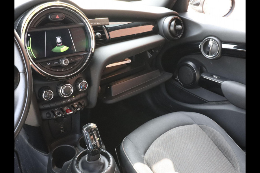 MINI One 1.5 5-DRS Automaat Business Edition Navigatie PDC Cruise Control Airco 17" Lichtmetalen velgen 5-Deurs