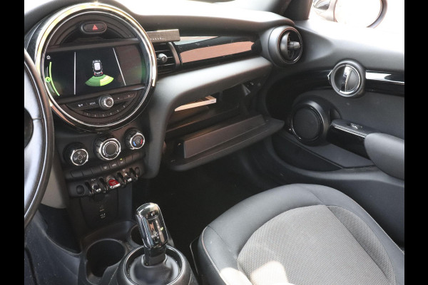 MINI One 1.5 5-DRS Automaat Business Edition Navigatie PDC Cruise Control Airco 17" Lichtmetalen velgen 5-Deurs