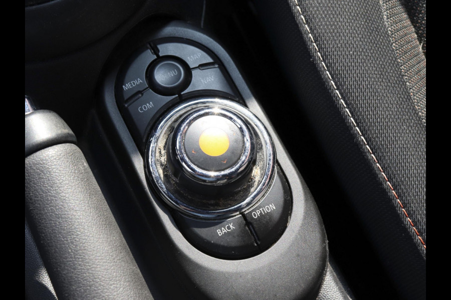 MINI One 1.5 5-DRS Automaat Business Edition Navigatie PDC Cruise Control Airco 17" Lichtmetalen velgen 5-Deurs