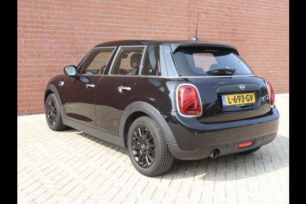 MINI One 1.5 5-DRS Automaat Business Edition Navigatie PDC Cruise Control Airco 17" Lichtmetalen velgen 5-Deurs